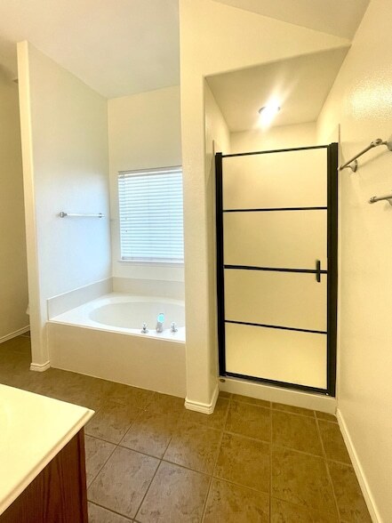 Building Photo - 8416 Sonnet Dr