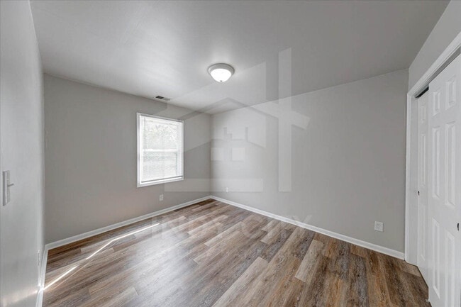 Building Photo - 3305 N Whittier Pl