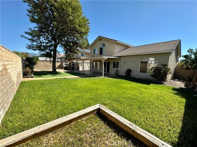 Building Photo - 3680 N Live Oak Ave