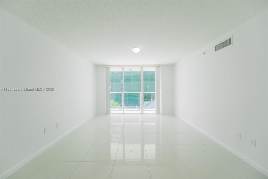 Building Photo - 31 SE 5th St