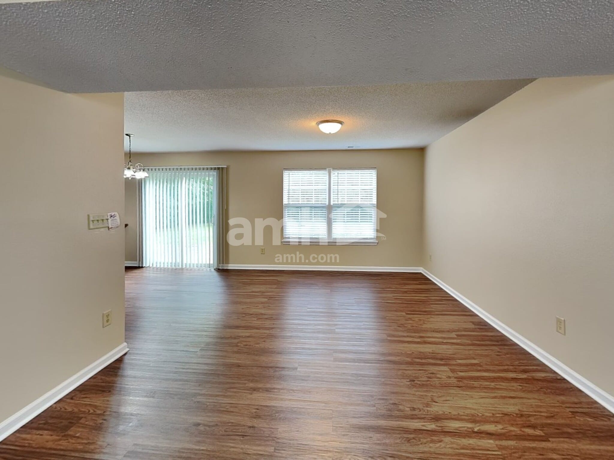 Building Photo - 9017 Stonewall Dr