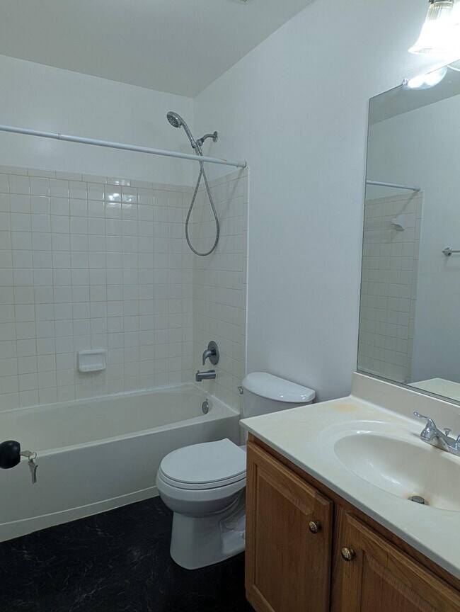 Building Photo - 17289 Vaughn Ln