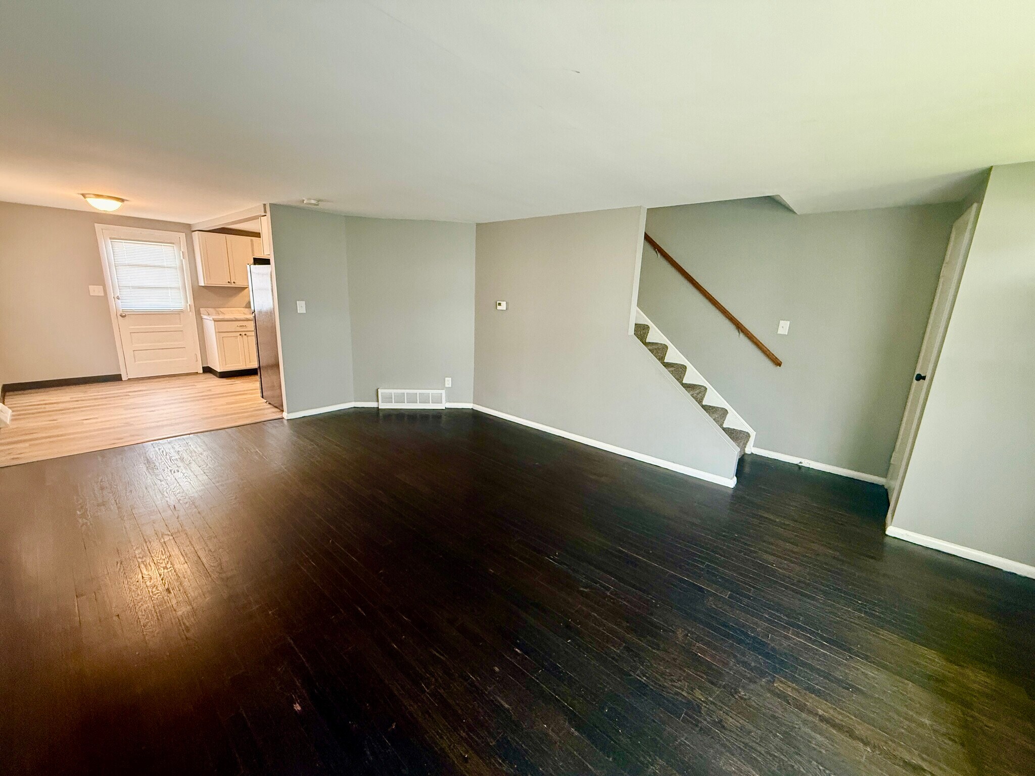 Building Photo - 4944 Fairway Ct