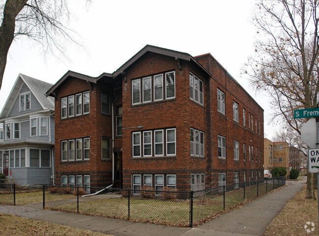 Primary Photo - 3200 Fremont Ave S