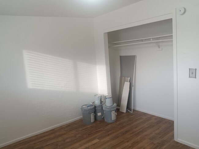 Building Photo - 6245 Margray Dr