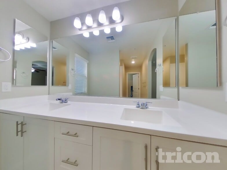 Building Photo - 12588 W Via Dona Rd