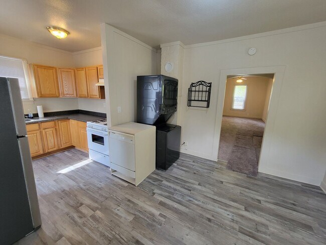 Building Photo - Sweet Two Bedroom Home Minutes from Downtown Port Orchard!