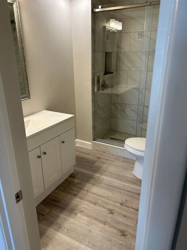 Building Photo - Remodeled Beachside Townhome-Steps from the Beach