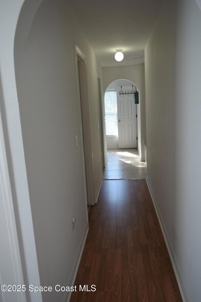 Building Photo - 501 Tortuga Way