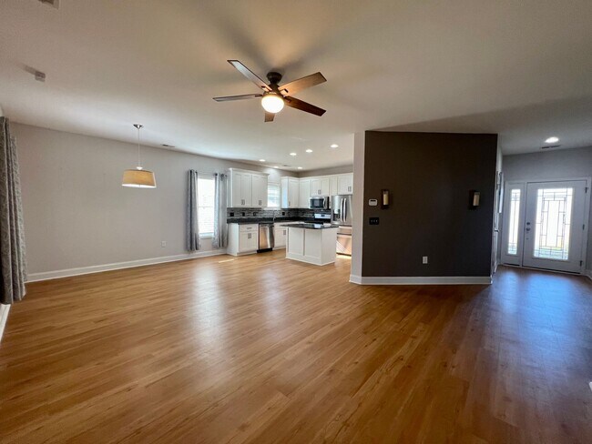 Building Photo - Conway - 3 Bedroom / 2 Bathroom House