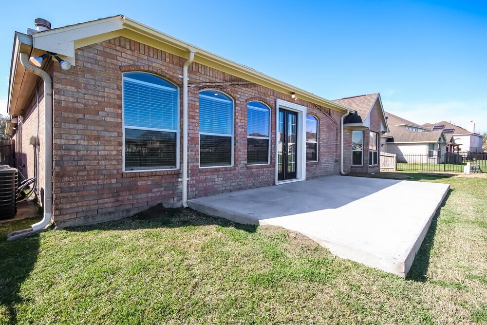 Building Photo - 22 Atascadero Dr