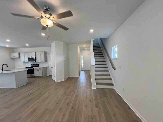 Building Photo - $300 Off First Month's Rent! Beautiful New...
