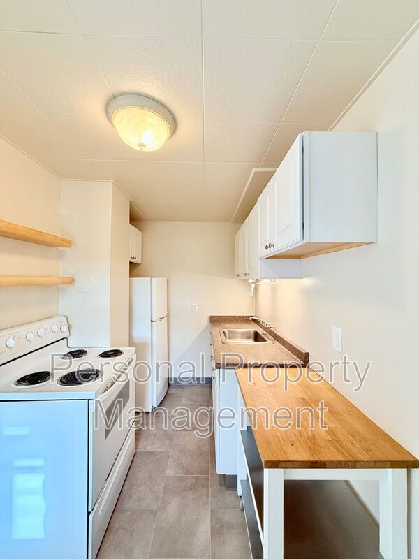 Building Photo - 1337 Z St