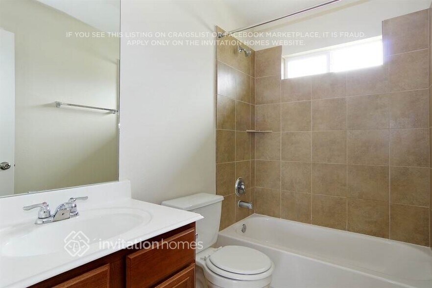 Building Photo - 5806 Le Carpe Plantation Ct