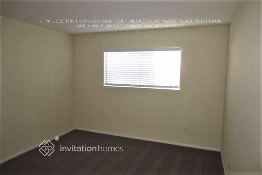 Building Photo - 2141 E Bessant St