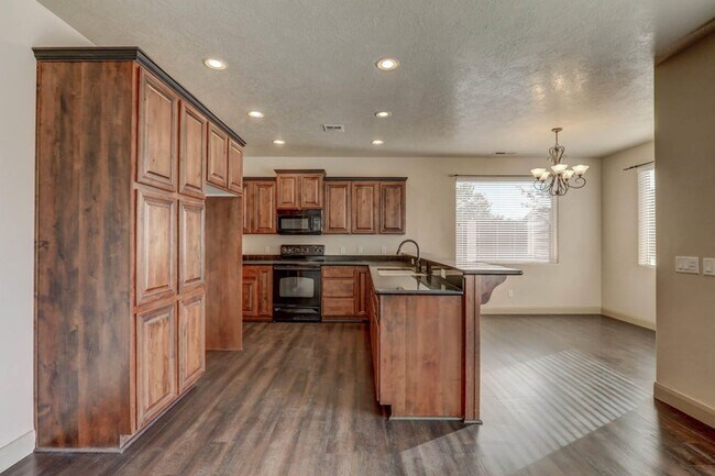 Primary Photo - Beautifully Designed 5 Bedroom Home in Was...