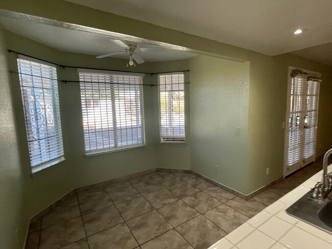 Building Photo - Apple Valley- 3 Bedrooms, 2 Bathrooms, Sol...