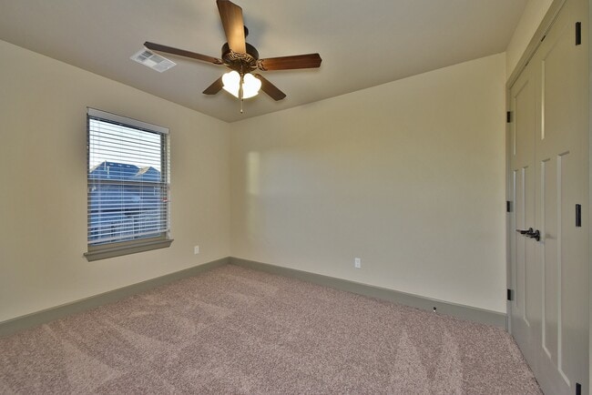 Building Photo - Home in Deer Creek Schools + 4 Bedrooms + 3 car Garage + The Grove Addition