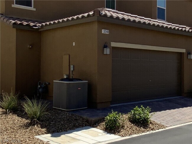Building Photo - 3240 Avernus Ave