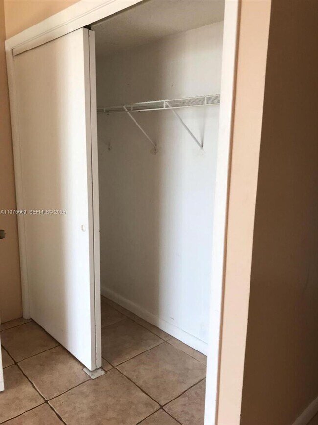 Building Photo - 16751 NE 9th Ave