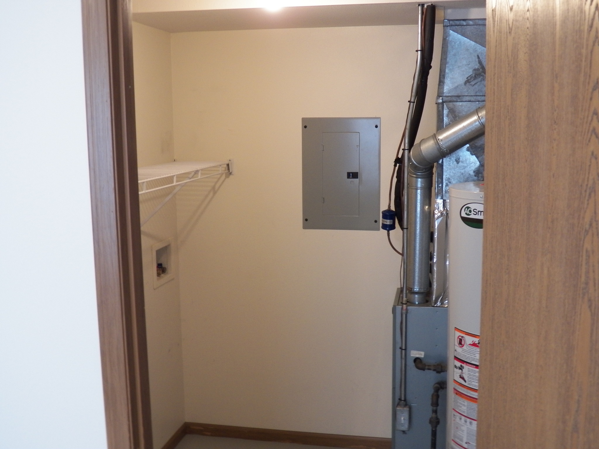 Utility Room/Washer/Dryer Hook-up - 254 W Main St