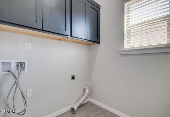 Building Photo - 916 Mormon Tea Dr