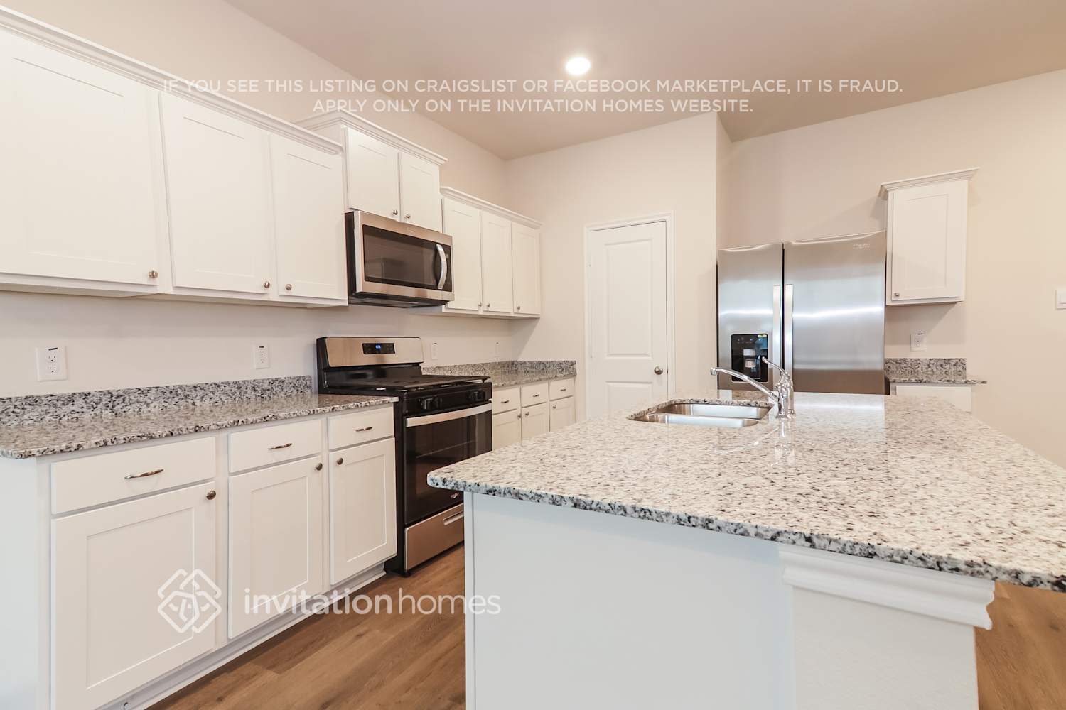 Building Photo - 3928 Jade Dr