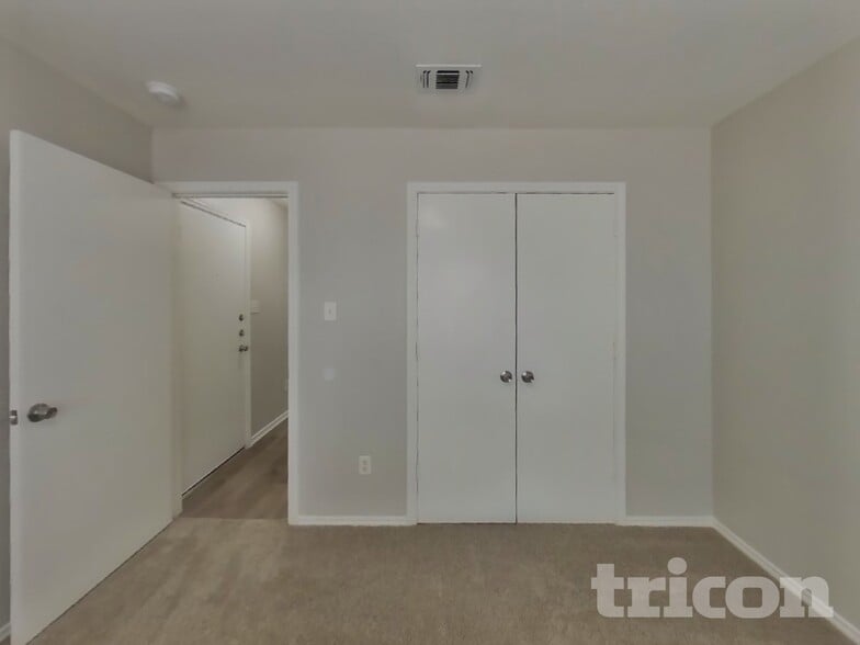 Building Photo - 2726 Candle Ridge Dr