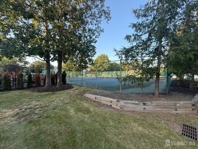 Building Photo - 131 Albury Way