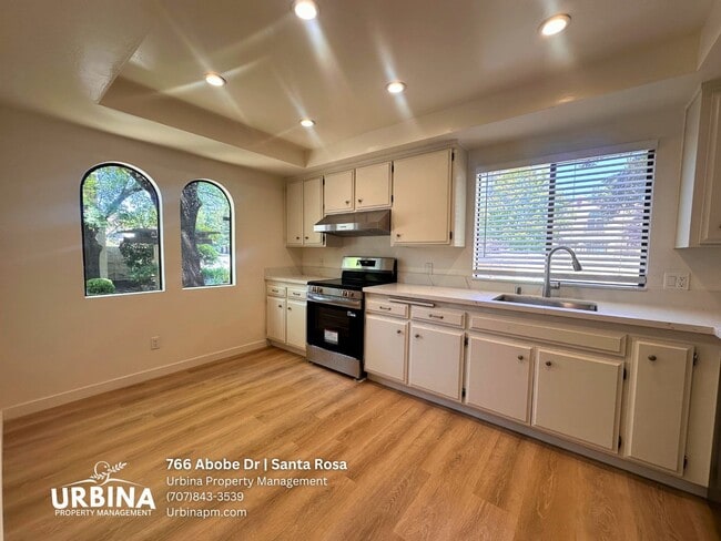 Building Photo - Newly Renovated 3 Bedroom Home with Community Pool and Two-Car Garage