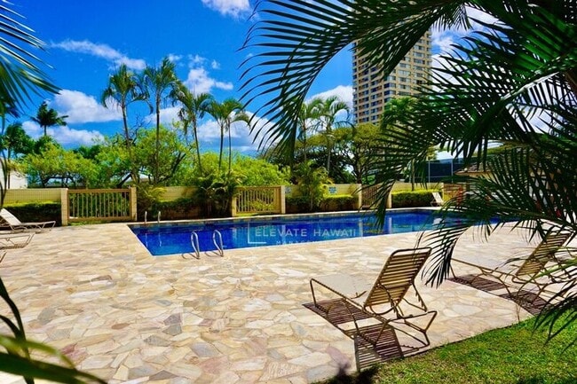 Building Photo - 1060 Kamehameha Hwy