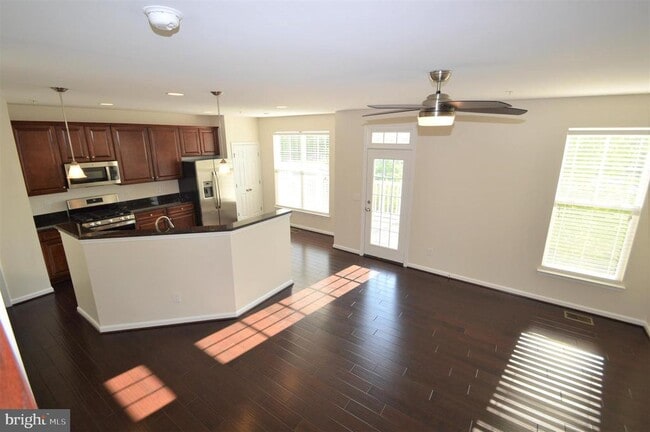 Building Photo - 24646 Jackalope Terrace