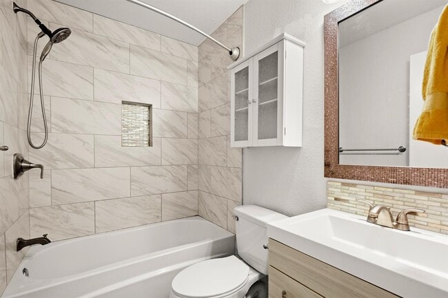 Building Photo - 6908 Broad Brook Dr