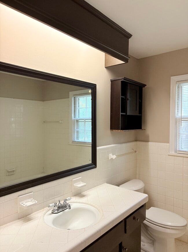 Building Photo - 2729 Utah Dr