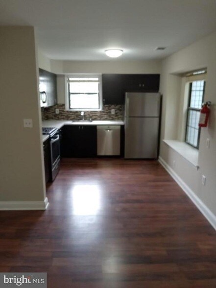 Building Photo - 5 Claridge Ct