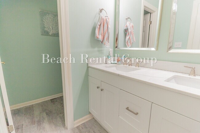 Building Photo - Furnished Home in NMB with Pool and Hot Tub