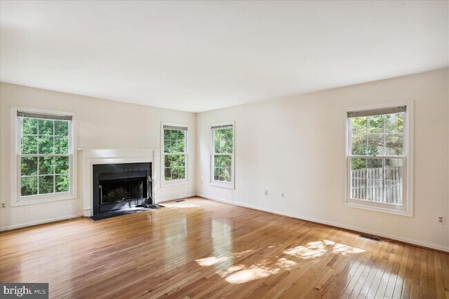 Building Photo - 18518 Gingerbread Ln