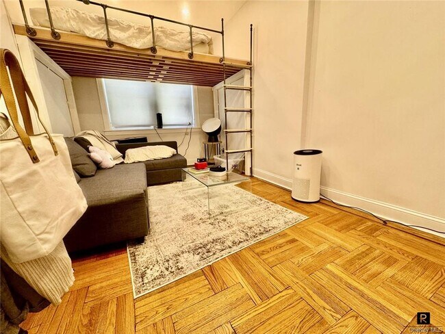 Building Photo - 100 Suffolk St