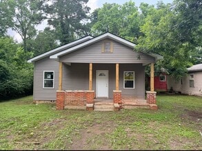 Building Photo - 2542 26th St