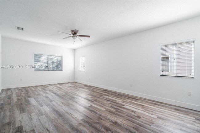 Building Photo - 16350 SW 50th Terrace