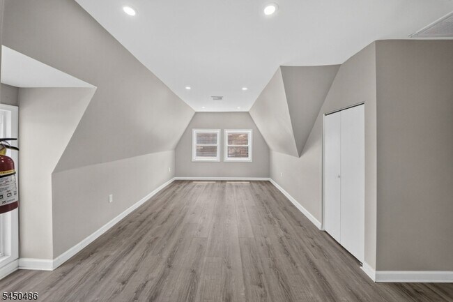 Building Photo - 467 Summer Ave