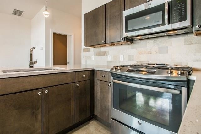 Building Photo - 2803 Crest Ave