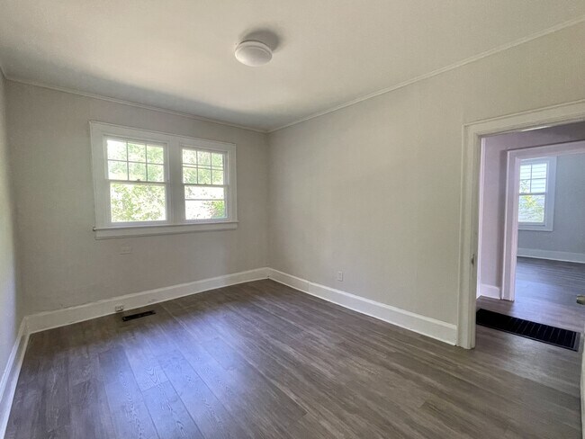 Building Photo - 1205 Tunnel Blvd