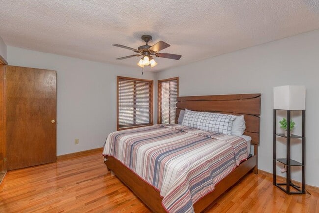 Building Photo - 3915 Stone Creek Cir