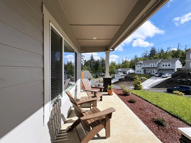 Building Photo - 2771 Cascara Dr