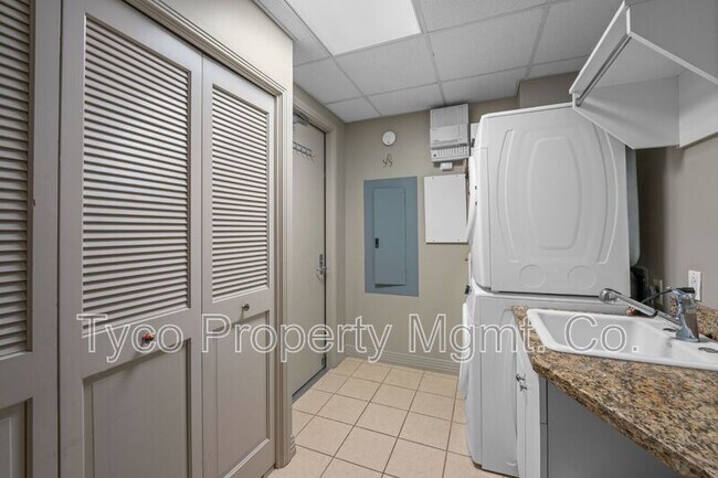 Building Photo - 2500 Sixth Ave