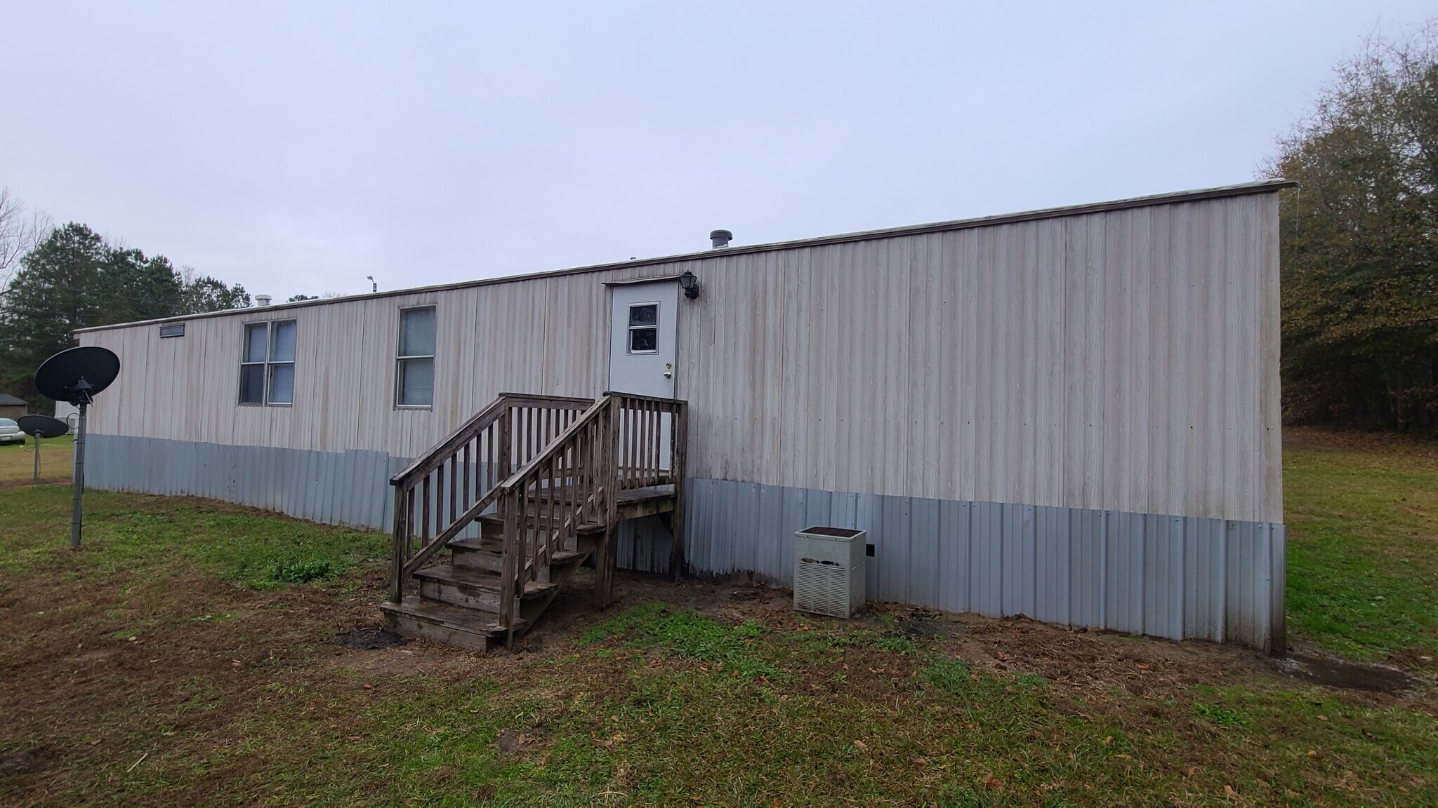 Building Photo - 77 Saturn Ln