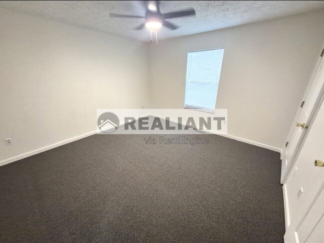 Building Photo - 4348 Beechgrove Dr