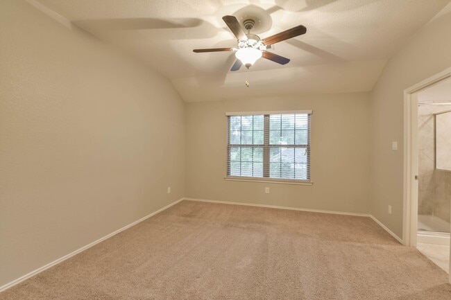 Building Photo - 16131 Beachside Pl