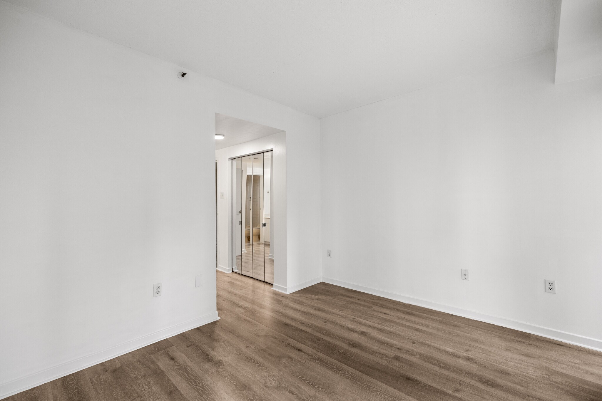 Building Photo - 1530 Key Blvd